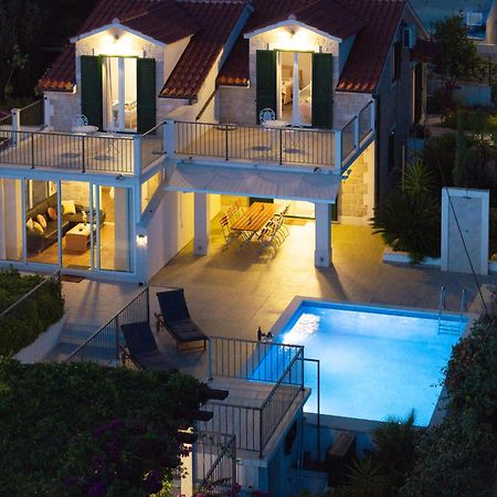 Villa Julia With Heated Pool, Ideal For Large Groups ميلنا المظهر الخارجي الصورة