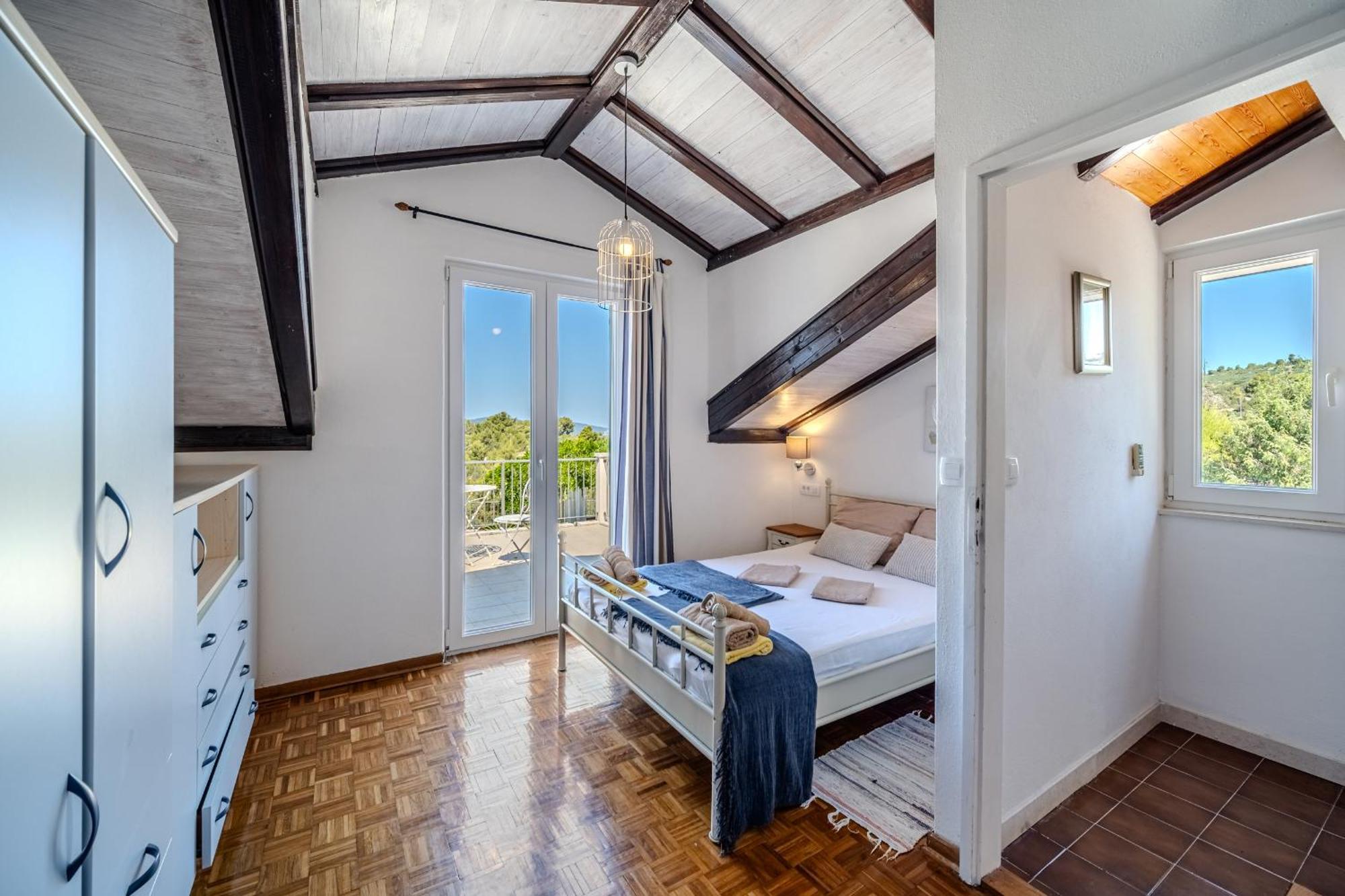 Villa Julia With Heated Pool, Ideal For Large Groups ميلنا المظهر الخارجي الصورة