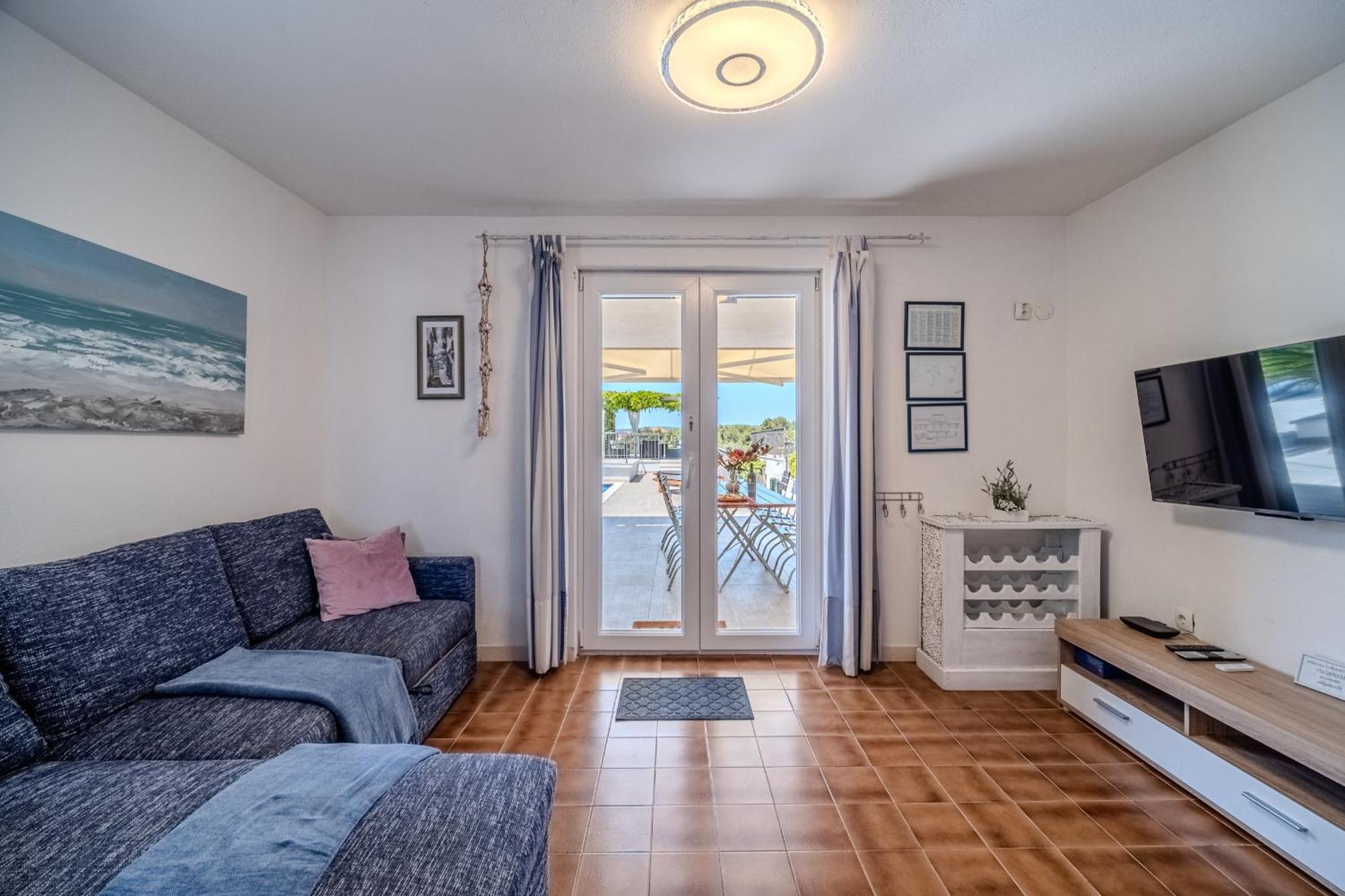 Villa Julia With Heated Pool, Ideal For Large Groups ميلنا المظهر الخارجي الصورة